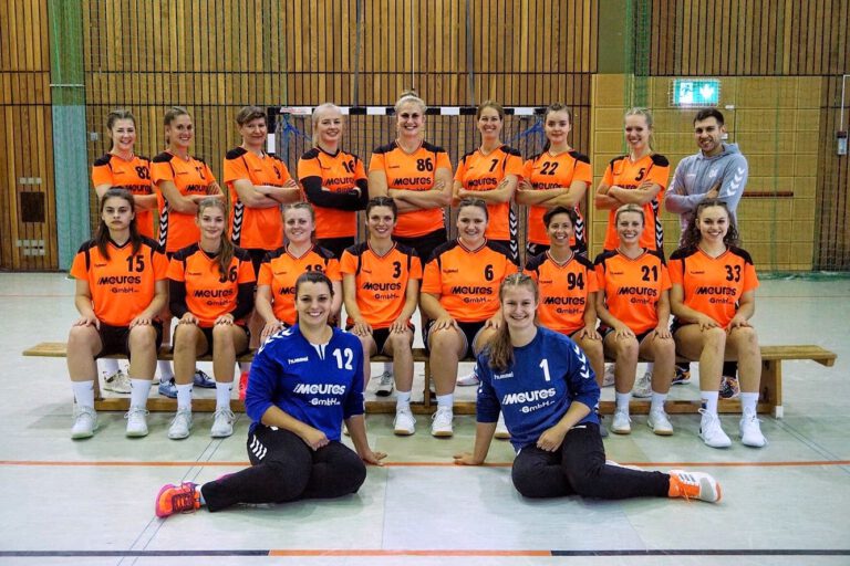https://tus-nordenstadt-handball.de/wp-content/uploads/2021/10/Trikotfoto-768x512.jpg